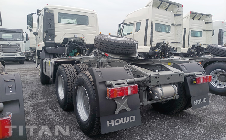 Sino Howo NX Tractor Truck Head for Sale in Namibia